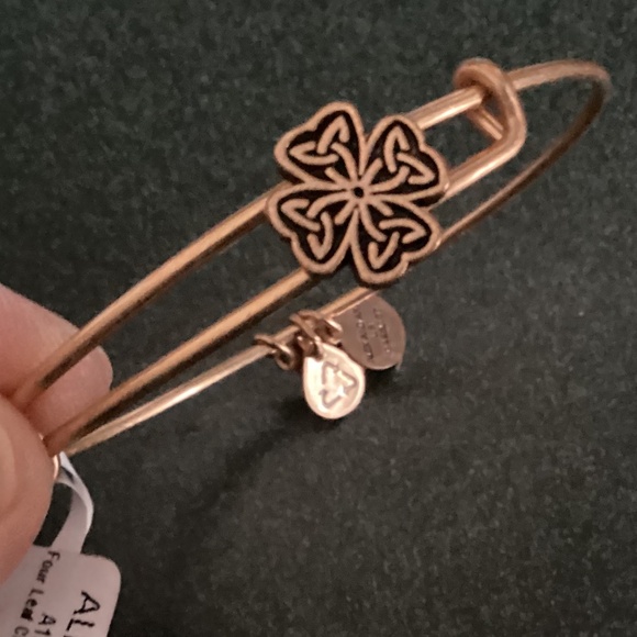 Alex and Ani Expandable Wire Bracelet Four Leaf Clover Slider New with tag - Picture 5 of 10